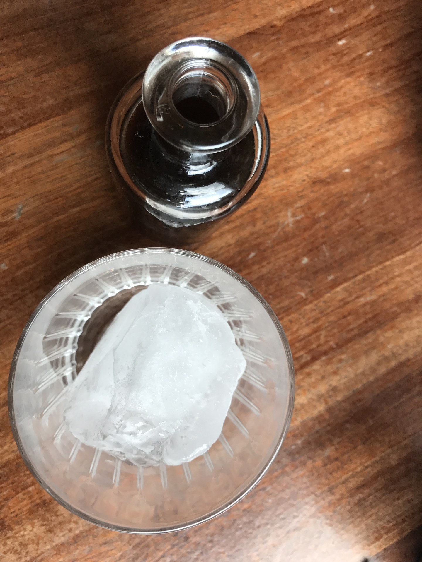 PL/17-06-19 · Decanter, One Glass